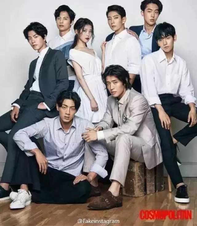 ������ǰŮ������Ӣ���¾磬��װ���������ˣ�����ȴ�˽�