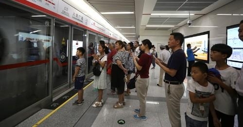 ���տ���ͻ��23��ͨ�����ܵ���7��2����æ