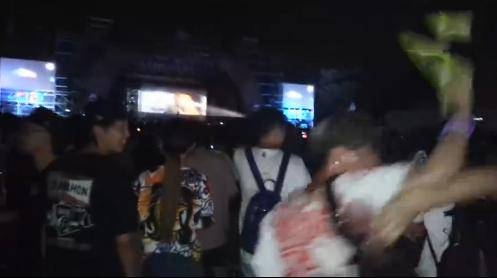 �¹�ϣ��̨�ݳ� ֱ�����ֳ����Ա�ɽ���˿�ߴ�