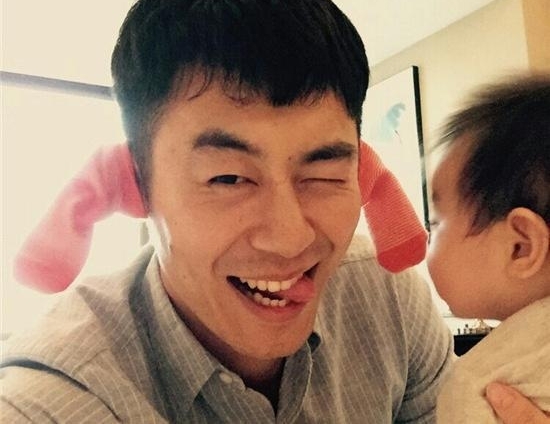 ������¶���ݣ�������ı���У��μӰ��˻ᣬ�Ƶ������ģ����Ů�˲���