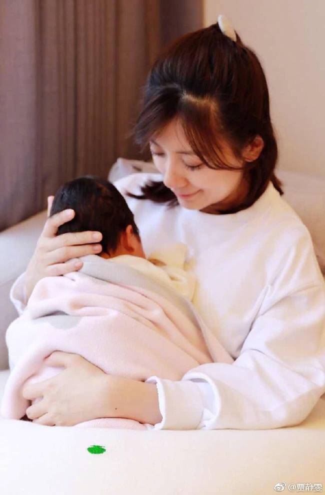 �־�����Ů����4���£�������ͷ�����𾪵��ˣ�