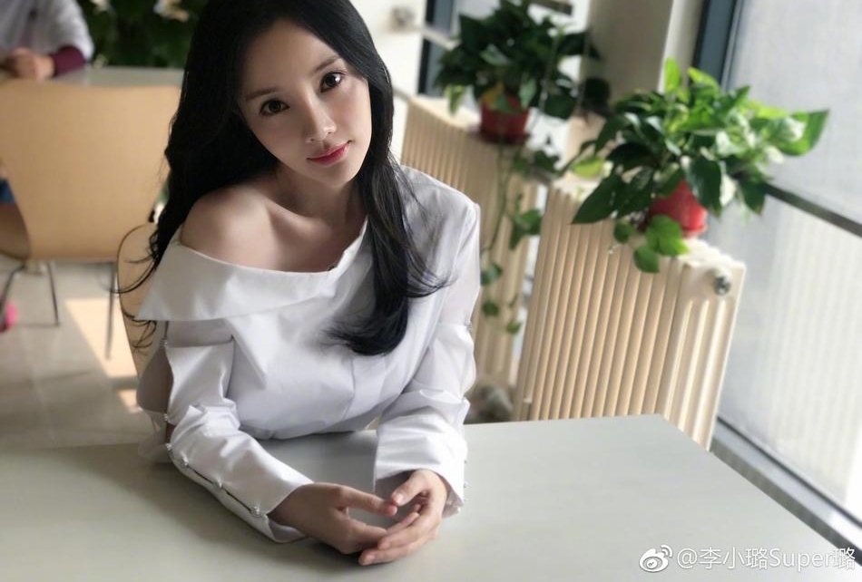 ��С�ɹ���� ױ�ݾ��������Ȼ�