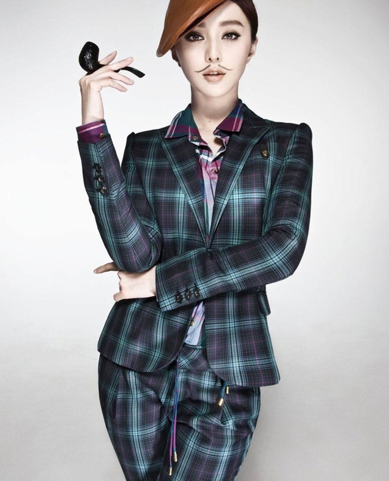 女神范冰冰千奇百怪穿衣风格,第五张和第一张非常受人喜欢,你觉得呢?