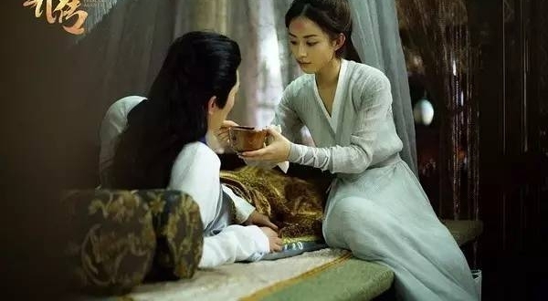 Խ����վ��ѡ��ÿ��Ĺ������Ӿ磬��һ����Ȼ����