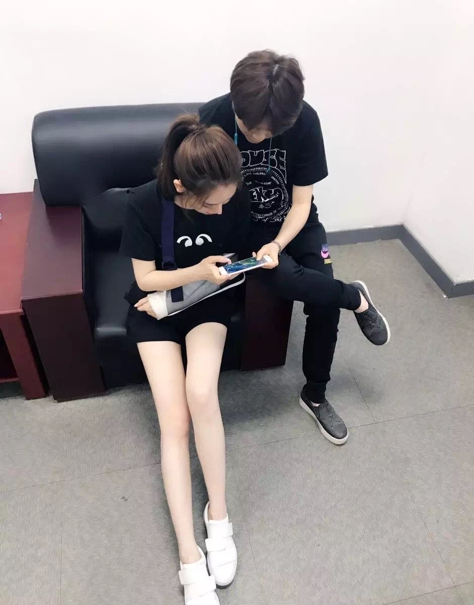 ��һֻ�ִ���Ϸ����ޱ�ֲе��ճ���������Ա�²�