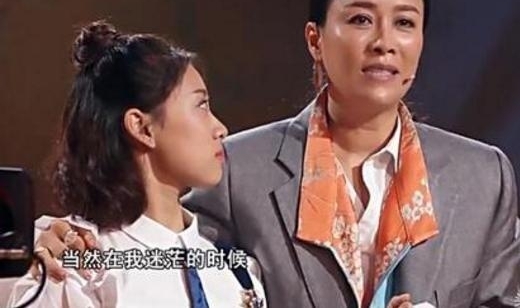 ���й��¸�������Ӣ�������� �ڱ�����ȴ����������ʦϯ