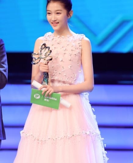 ����ͮ��ϯĳ����ڻ��ݣ������°�ȴ�������