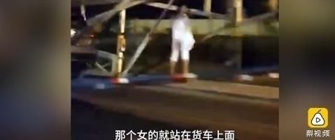 �����β�����ְ���Ů�� ����һĻ�����ˣ�