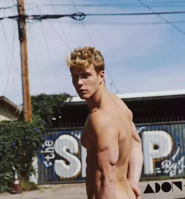 ���������������� Michael Dean