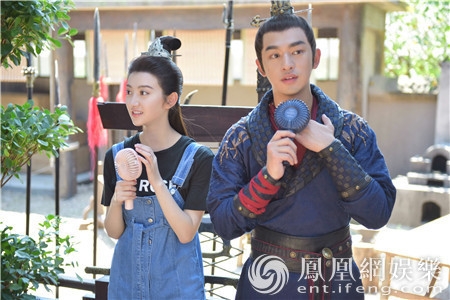 �°�����ս��װ���� ��Ӧ��ɫ�Աȣ��ȴ��ʸ��ů