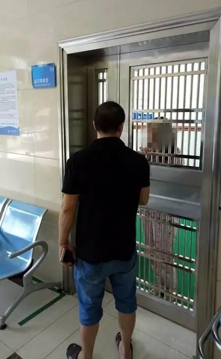 ���ˣ�����һ�������������ֱ�ķ����ҹ���������ӡ��������Ц����