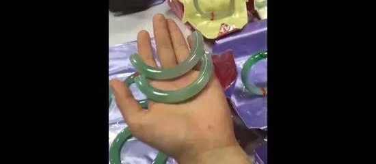 ˤ������Ů�ο�¼��Ƶ������Ǹ:��һ�����⳥