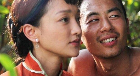 ������¶���ݣ�������ı���У��μӰ��˻ᣬ�Ƶ������ģ����Ů�˲���