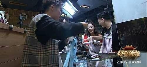 ��ʮ������¥ֻ��ע���ෲ����ӱ���ڣ���һΧ��С�Բ�������磡