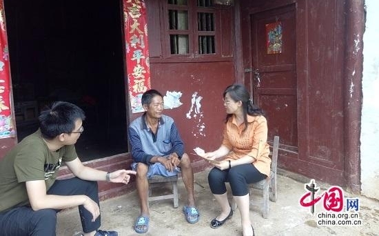 �����м�쳤���������߷�ο�����ѵ�Ա��Ⱥ��