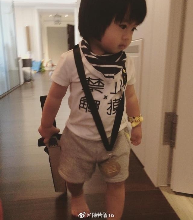 ��־ӱɹС�������Լ���ʱ�Ա��գ���ֵ���ж���