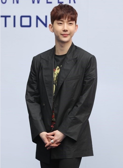 2AM�����ٺ��� Ŀǰʱ��������