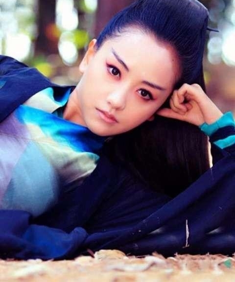 ŨױǺڻ? ӱ, Щڻɫ, ˭ݵĸɫ?