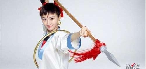 ���������ܶ�����־�� Ů��˭��holdס＂��߸ͷ＂