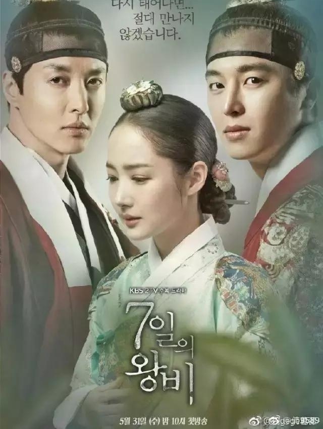 ������ǰŮ������Ӣ���¾磬��װ���������ˣ�����ȴ�˽�