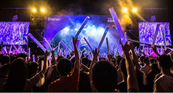 ���ÿ���˵��ഺ������һ�׸裬��Ļ�����ҫ����������һ�ף�