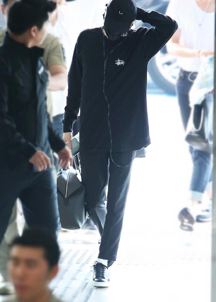 �ɫj�� | SUGA | ���������� ����all black�Ŀ���