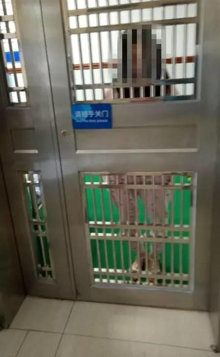 ���ˣ�����һ�������������ֱ�ķ����ҹ���������ӡ��������Ц����