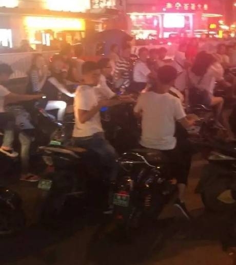 ���Ӵ���̿����ϵ����ڶ������衱 Ϊ�����죿