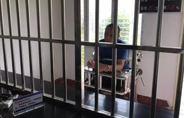 快递公司倒卖个人信息 每条价格1至10元不等