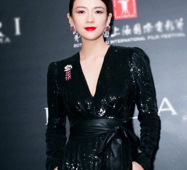 ���������������ζ�����������ʹӢ������ײ��������˭�������ʣ�