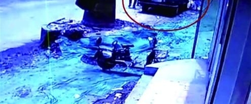 �����Ϻ���̯����Ź�� Ů����ͷ����ѰĿ����