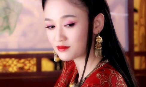 ��װŮ�Ӻڻ�ǰ��ױ�ݶԱȣ���死�ǧ�������죬˭�ı仯���