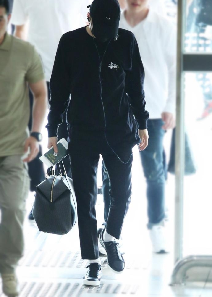 �ɫj�� | SUGA | ���������� ����all black�Ŀ���