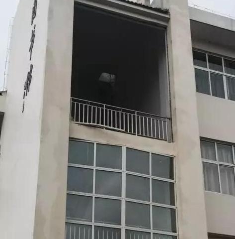 ��紵��ʮ¥���� ס��һ������������