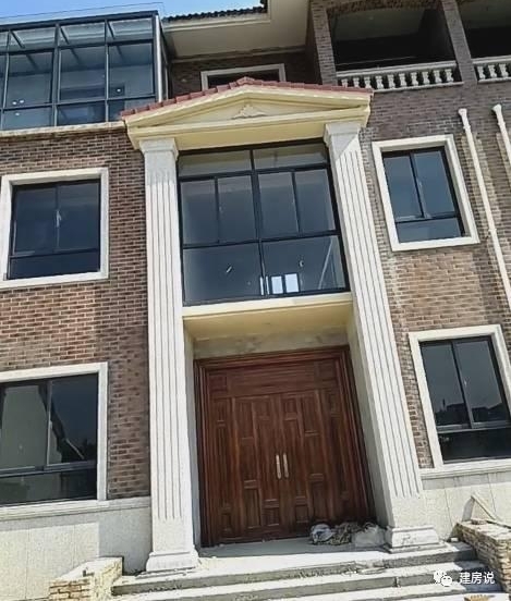 兄弟俩合资建双拼,盖好后在村里倍儿有面子