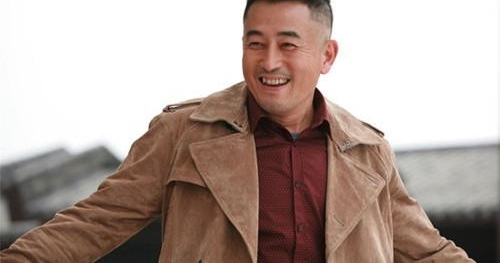 ��СŮ����ʶ3������飬Ϊ���ݾ�����գ�����������ӱ����