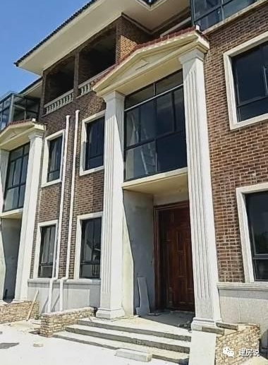 兄弟俩合资建双拼,盖好后在村里倍儿有面子