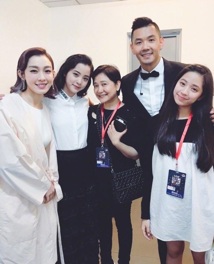 ������ɹ����չ���ŷ��� ������ŷ������Ҳ�뾵