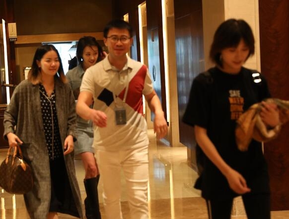 ֣ˬ��������ϯ ������Ϣ������ͬסһ��С�������������