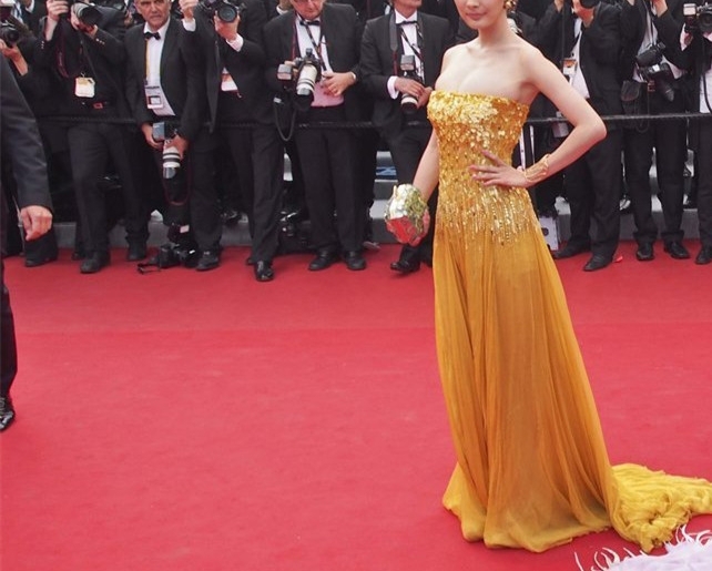 20׺̺߳ü¼ݷԵǰھ