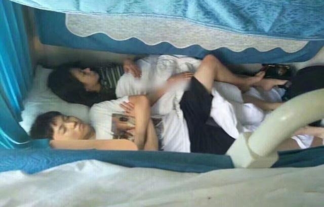 μơӱ콹Ȼͬ˯һŴҲ