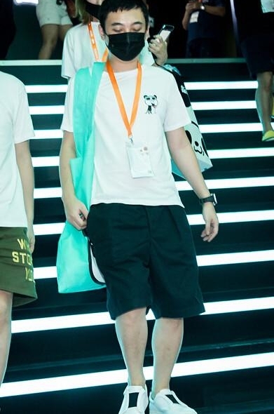 ñŮ˼ ؼʱߴŮ绻µͦ