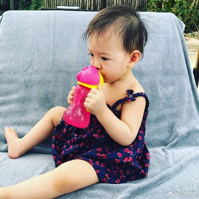 �־�����Ů����4���£�������ͷ�����𾪵��ˣ�