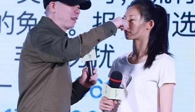 �ϸ��ڷ�С�����ֽ�������ý�塢����Ա��������