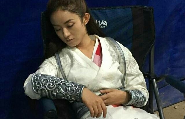 ����������ô�ԭ������ô���£�����֪���˷׷ױ�ʾ���ۣ�