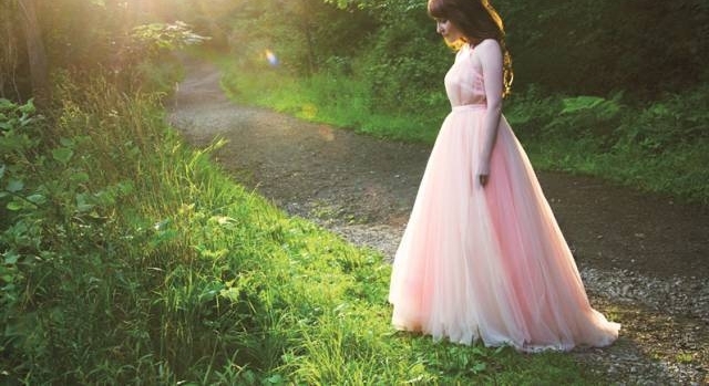 她的唱片销量竟然比小野丽莎和Diana krall 还高