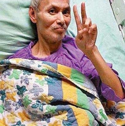 他是比成龙还早成名的功夫明星, 可是晚年落魄至此也无人管