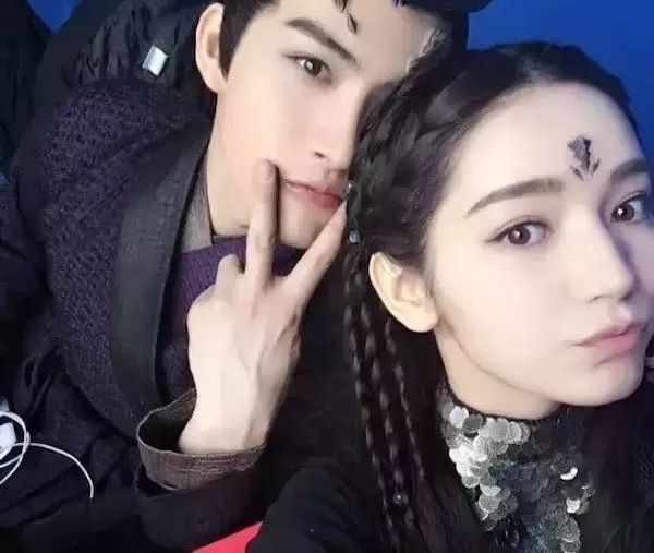 杨幂又签了个新疆妹子,曾被赞中戏素颜女神?!我只想知道她会不会超越热巴...