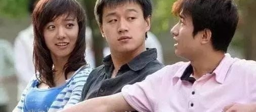 新人王一博捞到好角色,邓超佟大为却要跑龙套?贵圈还得靠背景!