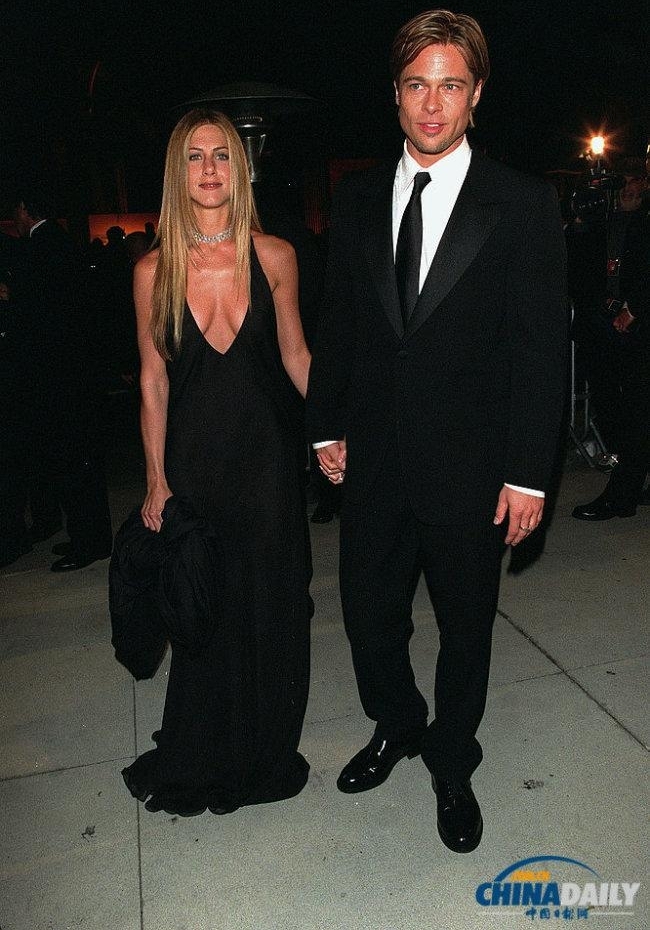 朱莉离婚后忘不了皮特 世上最性感的他和她没能地久天长